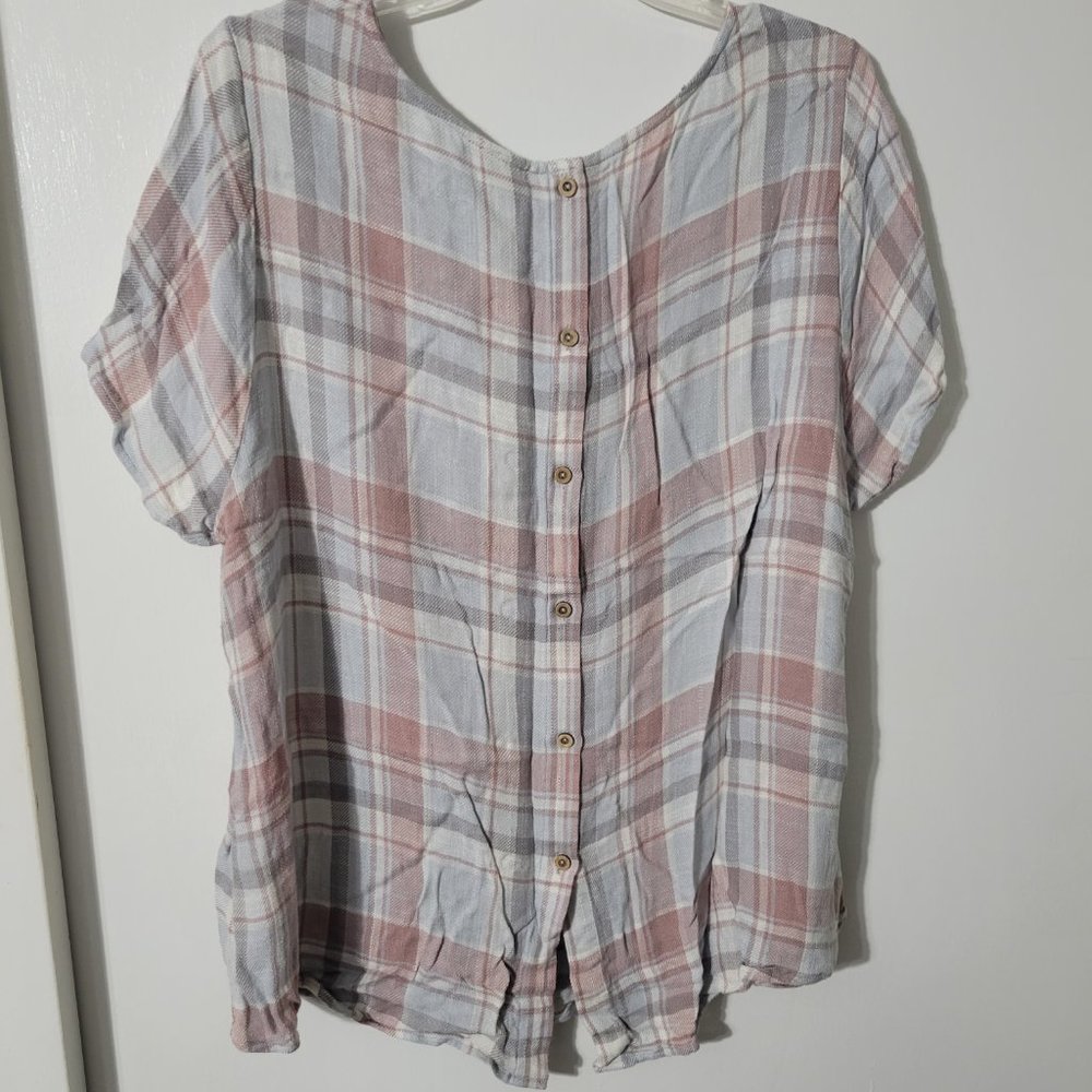 Torrid Size 2 Abbey Textured Woven Button Back Top Grey/Pink